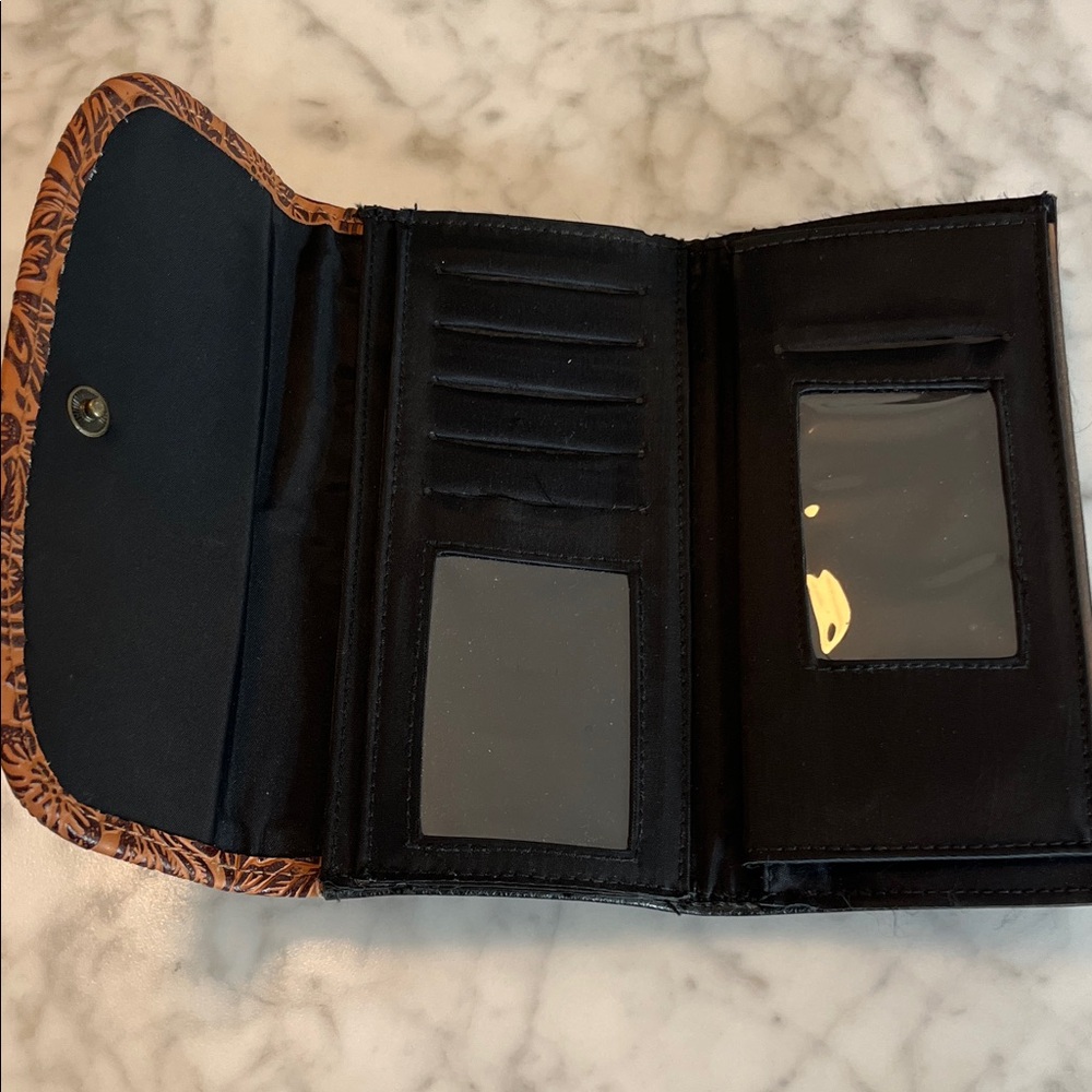 Elegant Black and Brown Tooled Leather Women's Wallet - Picture 3 of 7